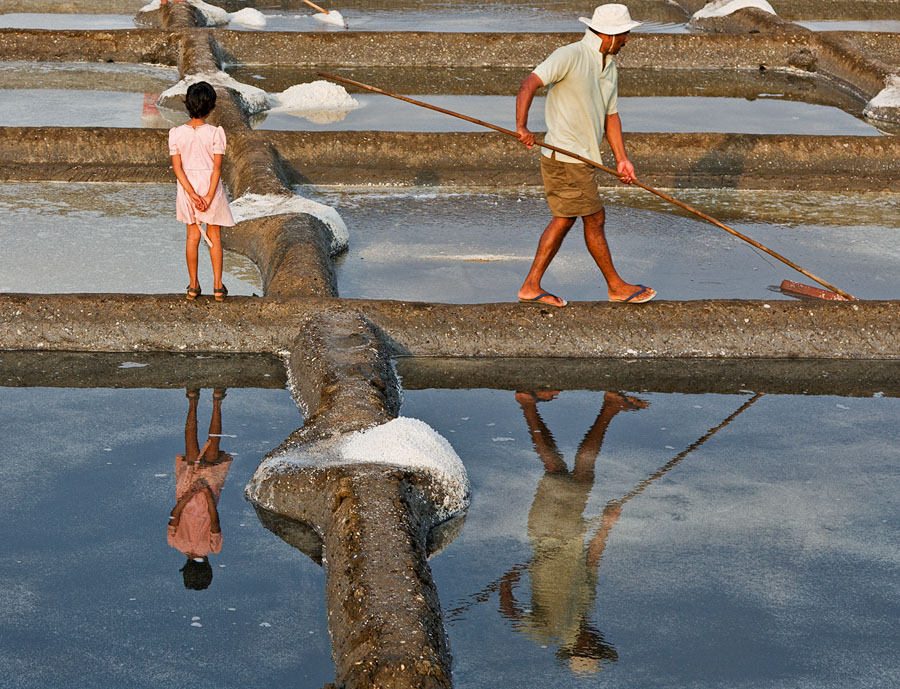 The image shows salt pans at Agarvado in Pernem
